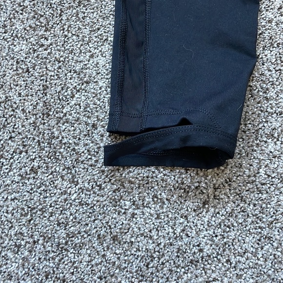 Lorna Jane Black Capris - Picture 3 of 3